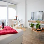 Modernes Mit Tollem Blick Ueber Stadt דירה *
