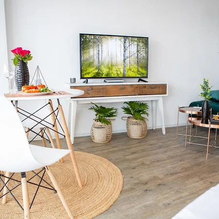 Апартаменти Modernes Mit Tollem Blick Ueber Stadt Аугсбург