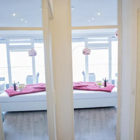 Modernes Mit Tollem Blick Ueber Stadt アパート アウグスブルク