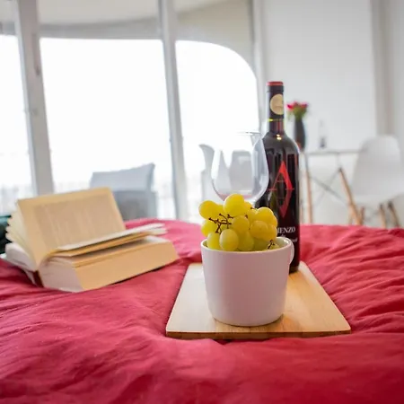 Modernes Mit Tollem Blick Ueber Stadt アパート