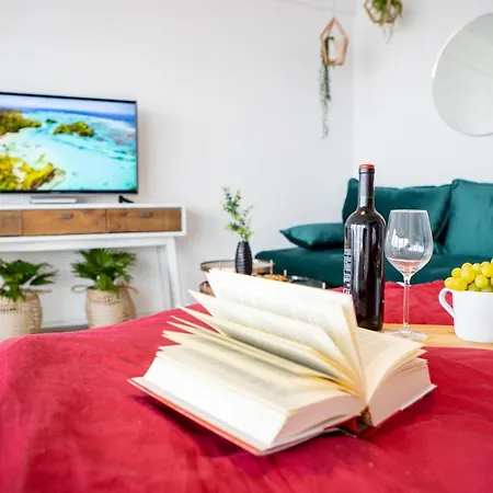 Modernes Mit Tollem Blick Ueber Stadt アウグスブルク