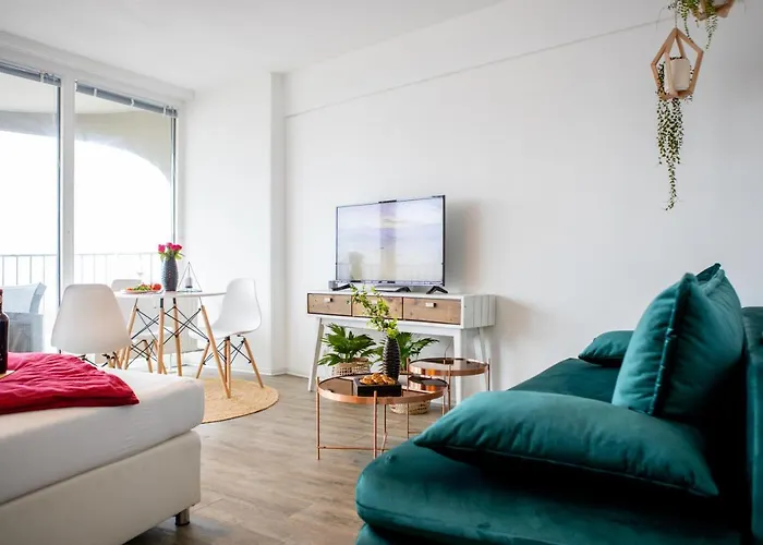 Modernes Mit Tollem Blick Ueber Stadt 公寓